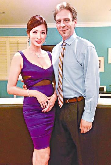 ■溫翠蘋與美籍老公Kevin於9月已經分居。■二度離婚的溫翠蘋(左)現獨力照顧女兒Issa。 ■溫翠蘋與美籍老公Kevin於9月已經分居。■二度離婚的溫翠蘋(左)現獨力照顧女兒Issa。