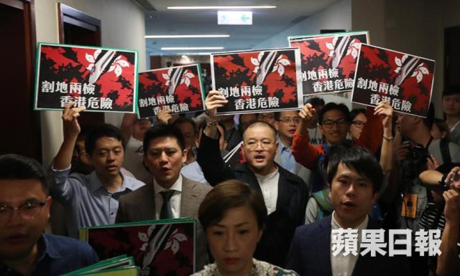 ■《議事規則》拉布空間收緊,在建制派人數佔多下,民主派要拉倒法案難度極大。資料圖片 ■《議事規則》拉布空間收緊,在建制派人數佔多下,民主派要拉倒法案難度極大。資料圖片