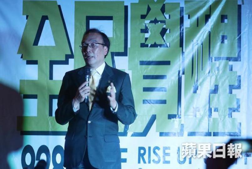 ■公民黨主席梁家傑指香港法院已在人大常委會全面管治的新秩序之下,終審法院也很難推翻其決定。 ■公民黨主席梁家傑指香港法院已在人大常委會全面管治的新秩序之下,終審法院也很難推翻其決定。