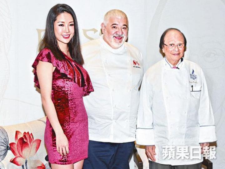 ■崔碧珈首次擔任司儀,表現緊張。
■崔碧珈首次擔任司儀,表現緊張。