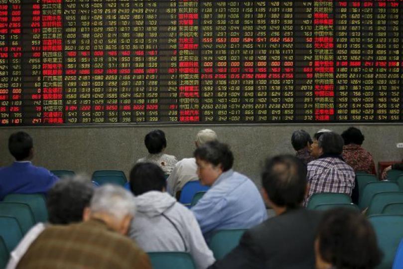 ■A股唔少舊經濟股炒到㷫烚烚,相信係炒定內地經濟升級潮。資料圖片 ■A股唔少舊經濟股炒到㷫烚烚,相信係炒定內地經濟升級潮。資料圖片