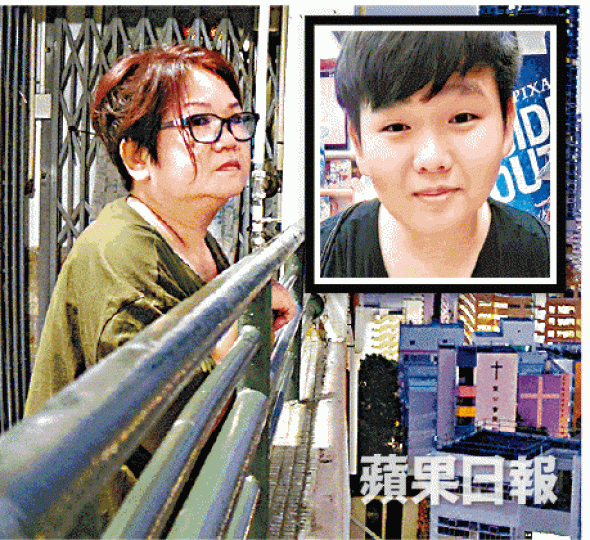 ■肥媽盼警方早日交代意外成因,讓傑仔(小圖)安息。麥超億攝■傑仔3個月前於鬼屋「活埋凶間」出事。資料圖片 ■肥媽盼警方早日交代意外成因,讓傑仔(小圖)安息。麥超億攝■傑仔3個月前於鬼屋「活埋凶間」出事。資料圖片