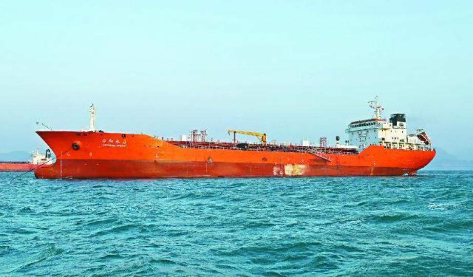 ■被扣留的「方向永嘉號」停泊在南韓麗水港對開水域。美聯社 ■被扣留的「方向永嘉號」停泊在南韓麗水港對開水域。美聯社