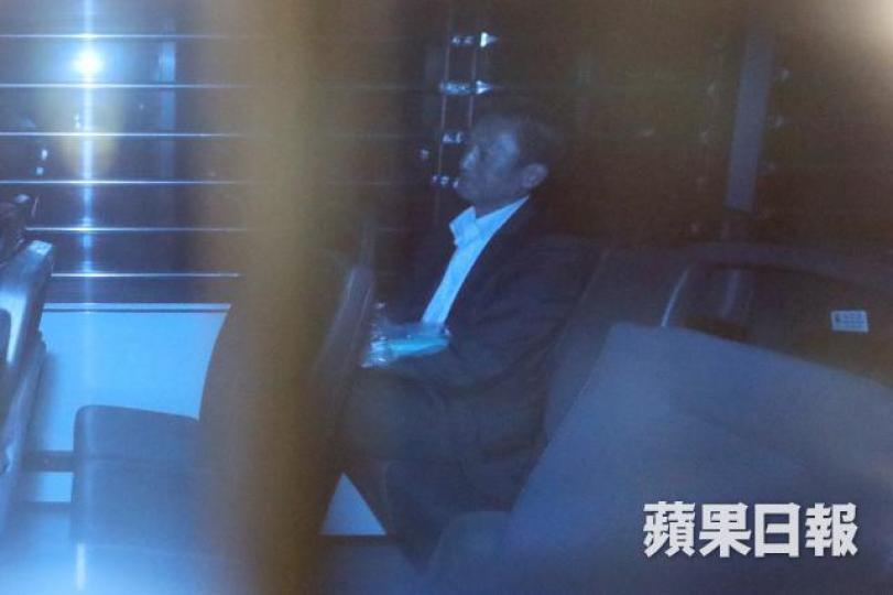 ■朱經緯昨由囚車押離法院。李家皓攝 ■朱經緯昨由囚車押離法院。李家皓攝