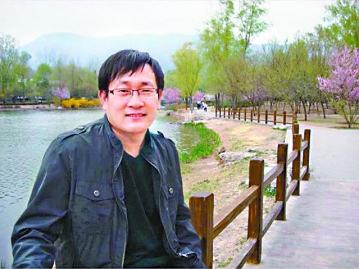 ■王全璋■王妻李文足(左二)與709案的部份家屬聲援丈夫。 ■王全璋■王妻李文足(左二)與709案的部份家屬聲援丈夫。
