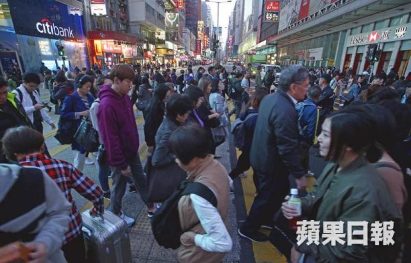 ■去年本港MPF人均賺約3.9萬元，是打工仔喜訊。李潤芳攝