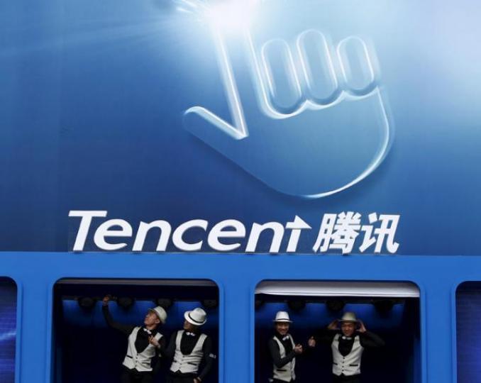 ■騰訊股價近日顯著上揚,短線或有機會順勢挑戰去年高位,至440元關口附近。資料圖片 ■騰訊股價近日顯著上揚,短線或有機會順勢挑戰去年高位,至440元關口附近。資料圖片
