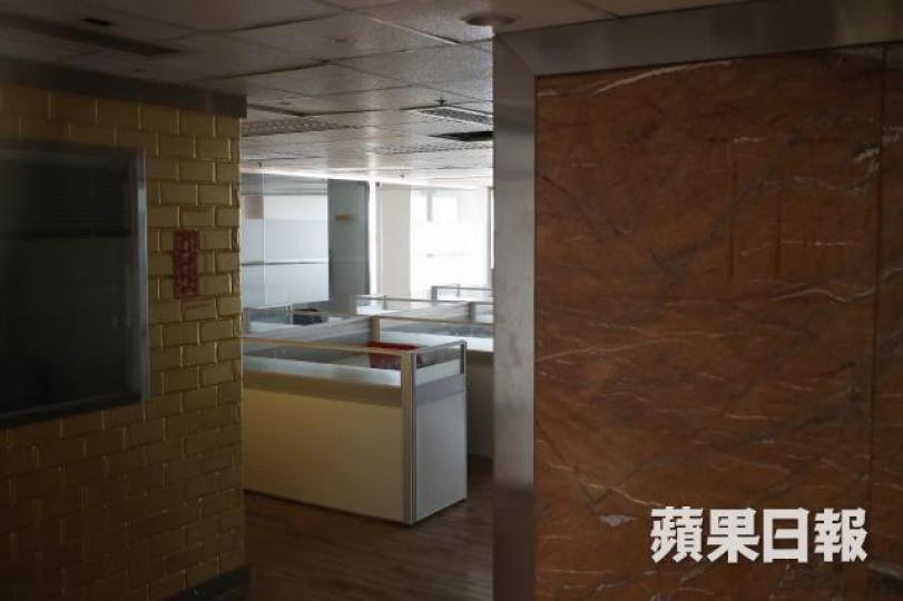 ■民順辦公室已經人去樓空,旁邊辦公室職員指該處已丟空數月。何家達攝 ■民順辦公室已經人去樓空,旁邊辦公室職員指該處已丟空數月。何家達攝