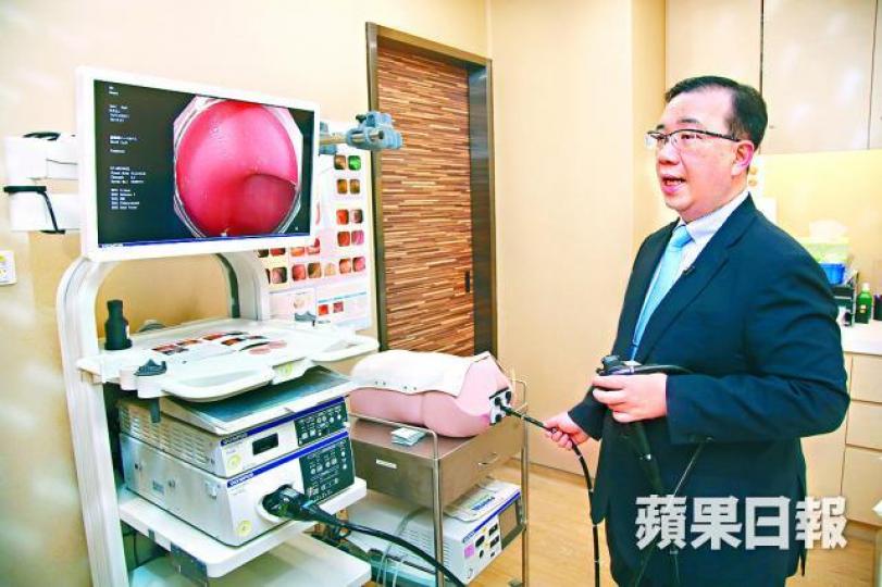 ■蒙家興建議市民應在50歲進行大腸鏡檢查,及早防治腸癌。朱家駿攝 ■蒙家興建議市民應在50歲進行大腸鏡檢查,及早防治腸癌。朱家駿攝
