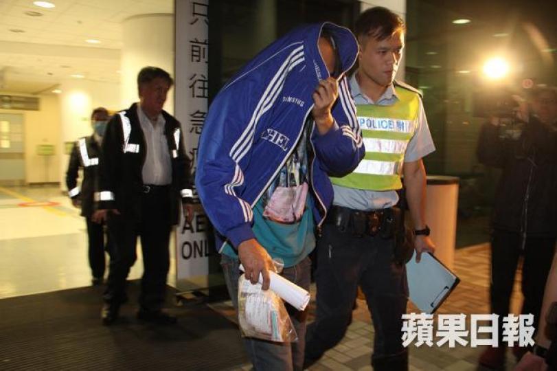 ■涉事被捕51歲貨櫃車司機,事後向警方報稱已連續開工16小時。 ■涉事被捕51歲貨櫃車司機,事後向警方報稱已連續開工16小時。
