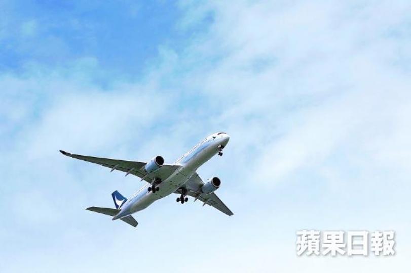 ■有國泰乘客在幾萬呎高空被困廁所近一小時。 ■有國泰乘客在幾萬呎高空被困廁所近一小時。