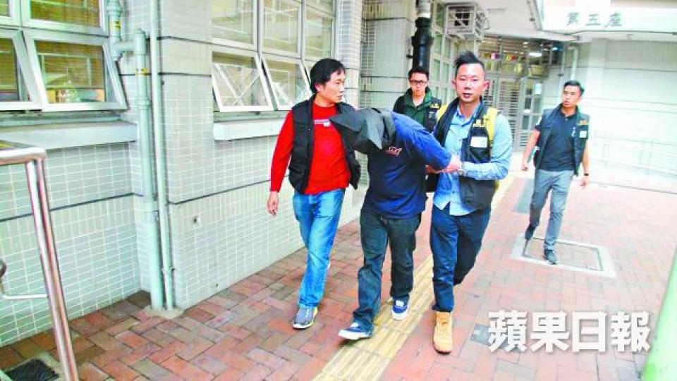 ■疑犯昨於屯門被捕。 ■疑犯昨於屯門被捕。