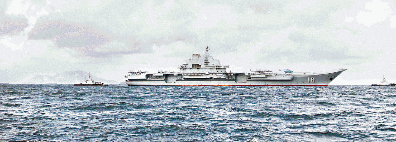 ■大陸航母遼寧號再經台海南下。■台軍因應大陸海空兩路的威脅出動戰機戒備;圖為經國號戰機。 ■大陸航母遼寧號再經台海南下。■台軍因應大陸海空兩路的威脅出動戰機戒備;圖為經國號戰機。
