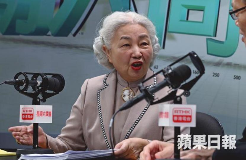 ■梁愛詩昨再為人大常委就一地兩檢決定護航。資料圖片 ■梁愛詩昨再為人大常委就一地兩檢決定護航。資料圖片
