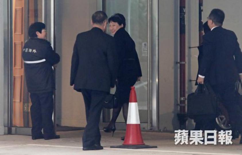 ■新任律政司長鄭若驊昨首日上班。夏家朗攝 ■新任律政司長鄭若驊昨首日上班。夏家朗攝