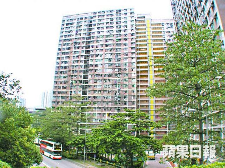 ■青衣長安邨一個實用面積443方呎單位,剛於居二市場以316萬元成交。資料圖片 ■青衣長安邨一個實用面積443方呎單位,剛於居二市場以316萬元成交。資料圖片