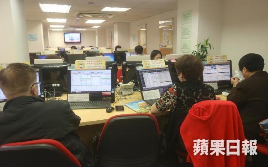 ■H指ETF出現走資,散戶宜留意。 ■H指ETF出現走資,散戶宜留意。