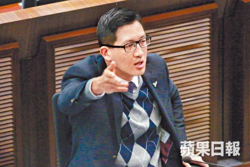 ■林卓廷原希望在今天立法會大會就鄭若驊僭建作口頭質詢。 ■林卓廷原希望在今天立法會大會就鄭若驊僭建作口頭質詢。