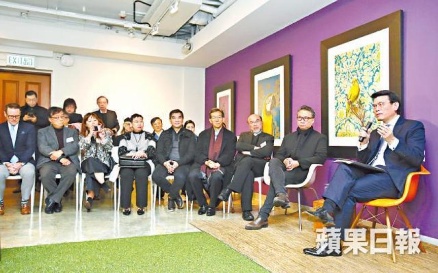 ■邱騰華(右)昨稱深水埗設計及時裝基地最快於2023年落成。黃耀興攝 ■邱騰華(右)昨稱深水埗設計及時裝基地最快於2023年落成。黃耀興攝