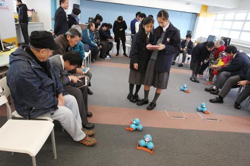 ■「編程」被視為未來求生的基本技能,是「一體一藝」正式課程以外的另一趨勢。資料圖片 ■「編程」被視為未來求生的基本技能,是「一體一藝」正式課程以外的另一趨勢。資料圖片