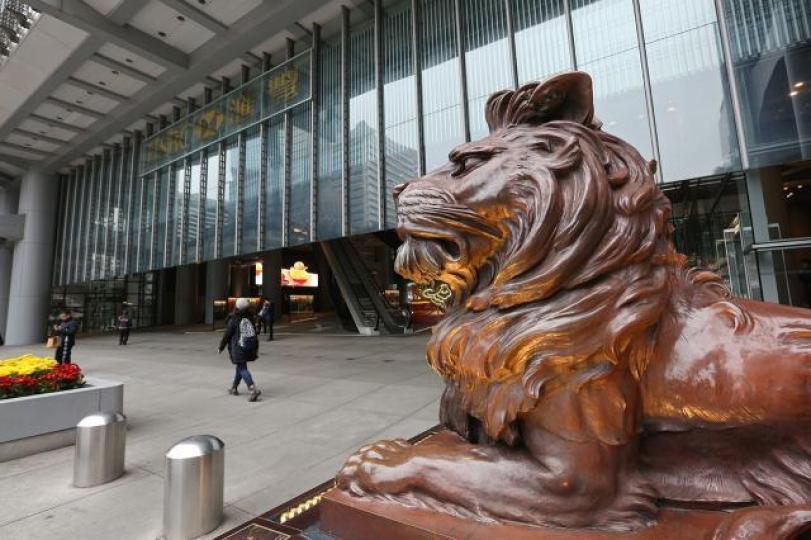 ■北水掃入匯控,投資者爭相入市,頂住騰訊股價下跌對恒指的壓力。資料圖片 ■北水掃入匯控,投資者爭相入市,頂住騰訊股價下跌對恒指的壓力。資料圖片