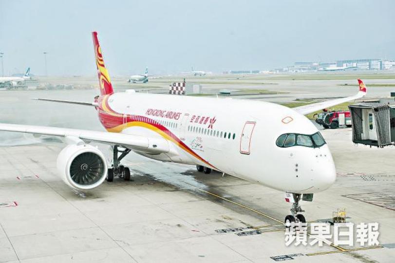 ■鄧竟成接受訪問時指,港航資金穩定。資料圖片 ■鄧竟成接受訪問時指,港航資金穩定。資料圖片