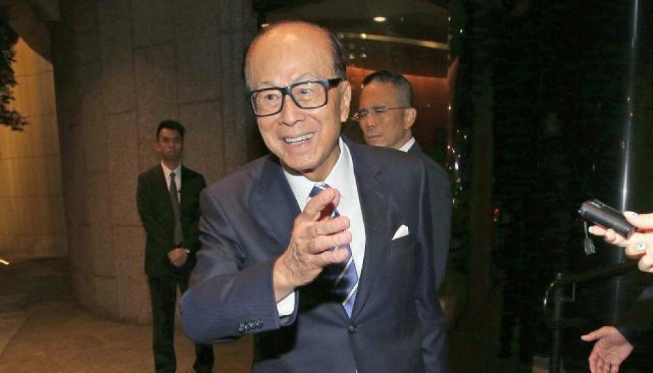 ■李嘉誠承認擁有多個國家護照,但強調從來都無申請移民。資料圖片 ■李嘉誠承認擁有多個國家護照,但強調從來都無申請移民。資料圖片