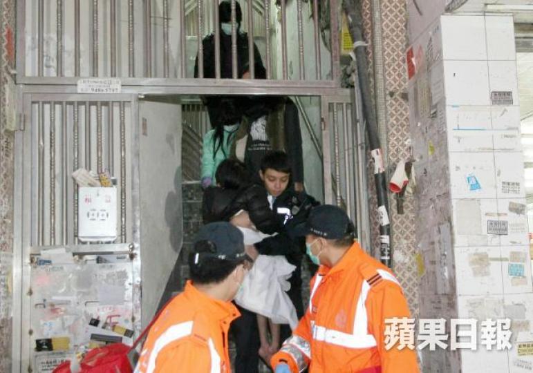 ■社工上門才發現4歲童赤裸在劏房捱凍。 ■社工上門才發現4歲童赤裸在劏房捱凍。