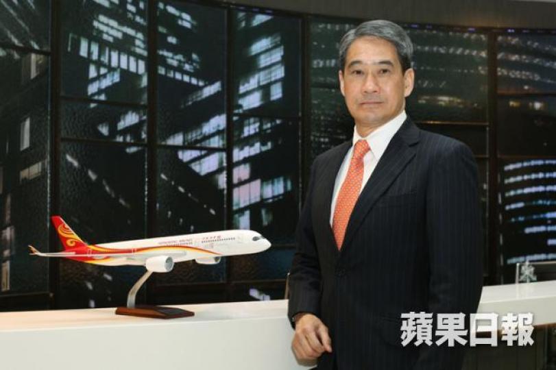 ■鄧竟成說,應承出任港航副主席一職的其中一個條件,是要繼續做原本的公務。李潤芳攝 ■鄧竟成說,應承出任港航副主席一職的其中一個條件,是要繼續做原本的公務。李潤芳攝