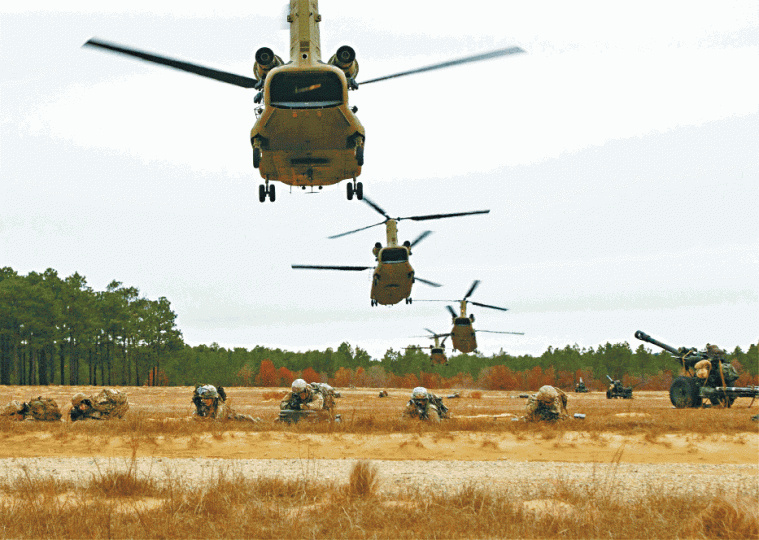 ■美國陸軍第82空降師上月在內華達州的演習,演練在外地深入敵軍陣線,空降傘兵和武器。互聯網 ■美國陸軍第82空降師上月在內華達州的演習,演練在外地深入敵軍陣線,空降傘兵和武器。互聯網