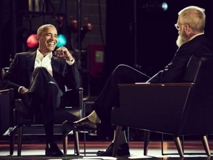 ■David Letterman（右）再做清談節目，第一集嘉賓是前美國總統奧馬巴。互聯網圖片
