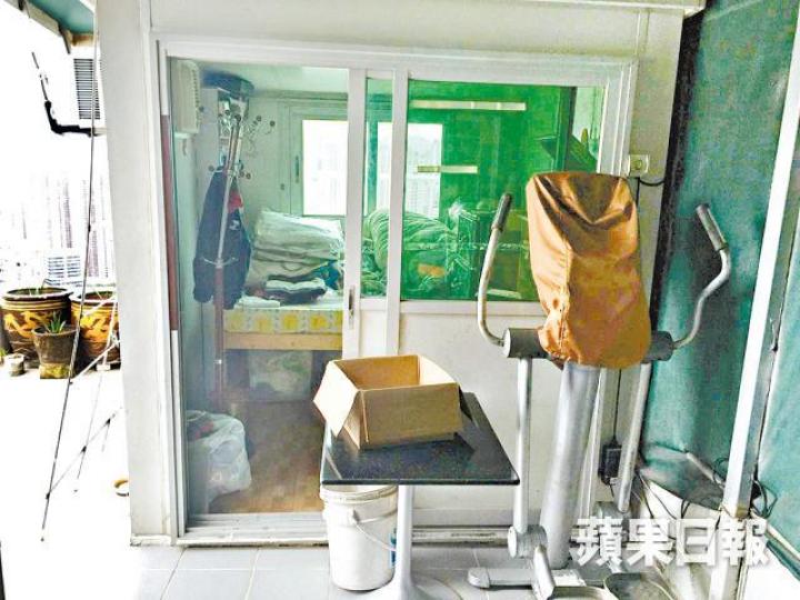 ■天台疑似組合屋目測約60方呎,應為睡房用途。 ■天台疑似組合屋目測約60方呎,應為睡房用途。