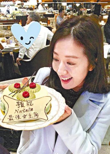 ■唐詩詠前晚飯敍時預祝攞最佳女主角。洪永城(右圖)則在Ig力撐詩詠。互聯網圖片資料圖片■郭晉安前晚謂睇好宣萱贏視后。攝影:陳慧安 ■唐詩詠前晚飯敍時預祝攞最佳女主角。洪永城(右圖)則在Ig力撐詩詠。互聯網圖片資料圖片■郭晉安前晚謂睇好宣萱贏視后。攝影:陳慧安