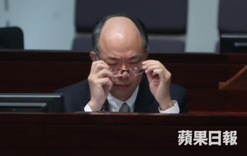 ■陳帆承認三年上樓難達標感到羞愧,但強調不會調整有關指標。 ■陳帆承認三年上樓難達標感到羞愧,但強調不會調整有關指標。