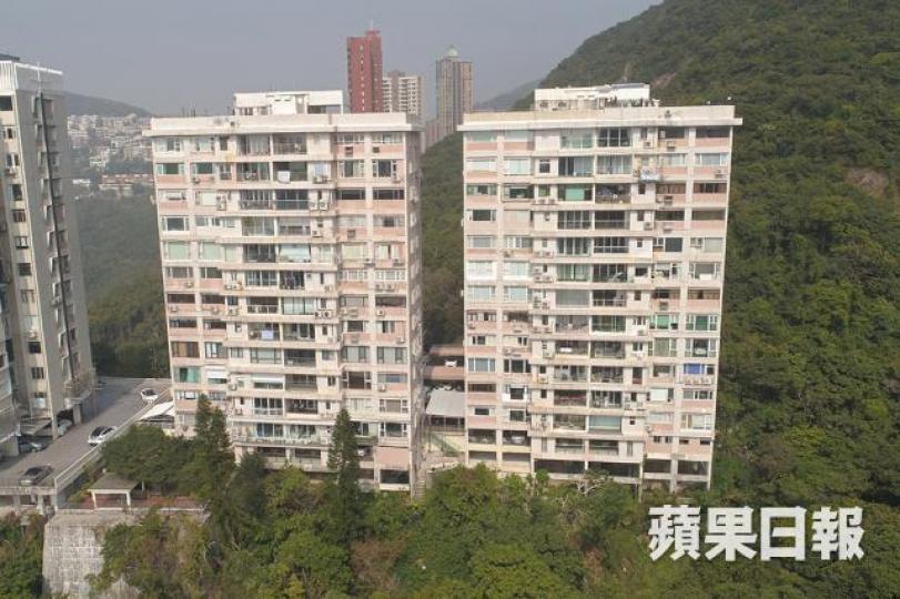 ■鄭若驊去年8月31日以私人名義購入淺水灣海峰園一低層單位。 ■鄭若驊去年8月31日以私人名義購入淺水灣海峰園一低層單位。