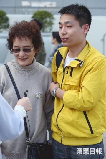 ■天津人唐先生指,中國的媒體、新聞基本上每日都會播放《習近平談治國理政》的內容。 ■天津人唐先生指,中國的媒體、新聞基本上每日都會播放《習近平談治國理政》的內容。