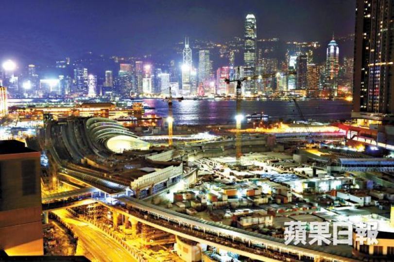 ■據新協議,高鐵長途車高峰期只有13班,較早年估算大減46%。 ■據新協議,高鐵長途車高峰期只有13班,較早年估算大減46%。