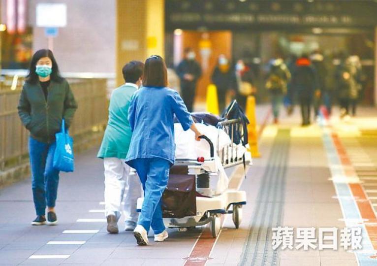 ■公院超負荷,有護士憂對病人造成影響。 ■公院超負荷,有護士憂對病人造成影響。