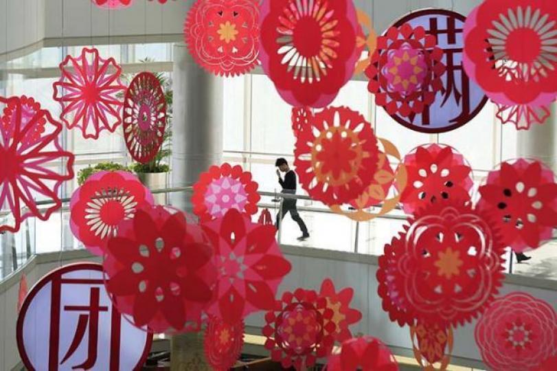 ■內地本周五將踏入「紅包行情」,即春節長假前的最後5個交易天,這段時間的上證綜合指數升多跌少。 資料圖片 ■內地本周五將踏入「紅包行情」,即春節長假前的最後5個交易天,這段時間的上證綜合指數升多跌少。 資料圖片