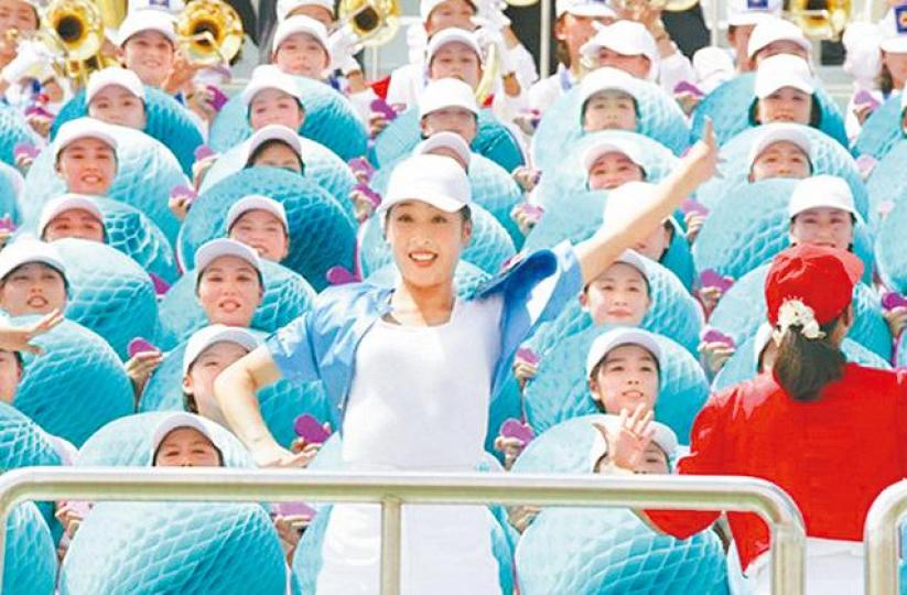 ■啦啦隊隊長鄭美香在北韓有最美校花稱號。■北韓美女趙明愛曾拍攝三星手機廣告。 ■啦啦隊隊長鄭美香在北韓有最美校花稱號。■北韓美女趙明愛曾拍攝三星手機廣告。