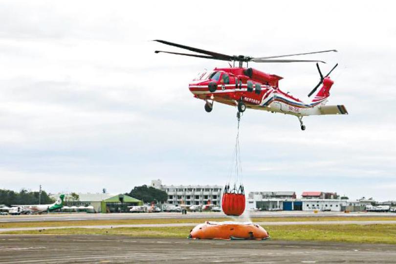 ■編號706的黑鷹直升機失聯至今、杳無音訊。　台灣《蘋果日報》
