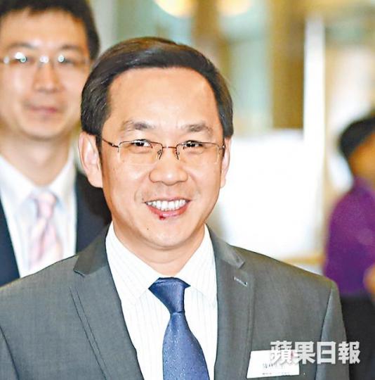 ■香港警隊一直採用英式步操;圖為去年10月1日升旗禮警隊儀仗隊步操。
■香港警隊一直採用英式步操;圖為去年10月1日升旗禮警隊儀仗隊步操。