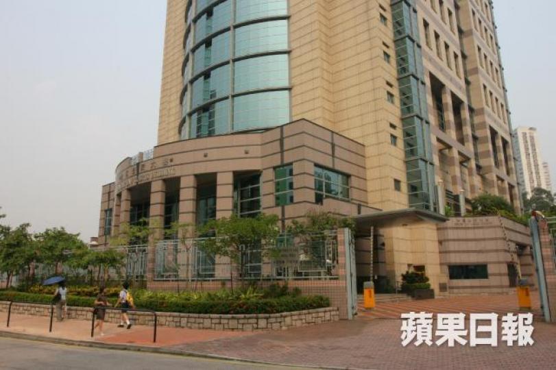 ■警察通訊員承認偽造醫生證明信騙取病假,還柙候判。
■警察通訊員承認偽造醫生證明信騙取病假,還柙候判。