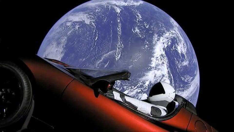 ■Tesla最近將火箭送車上太空。
■Tesla最近將火箭送車上太空。