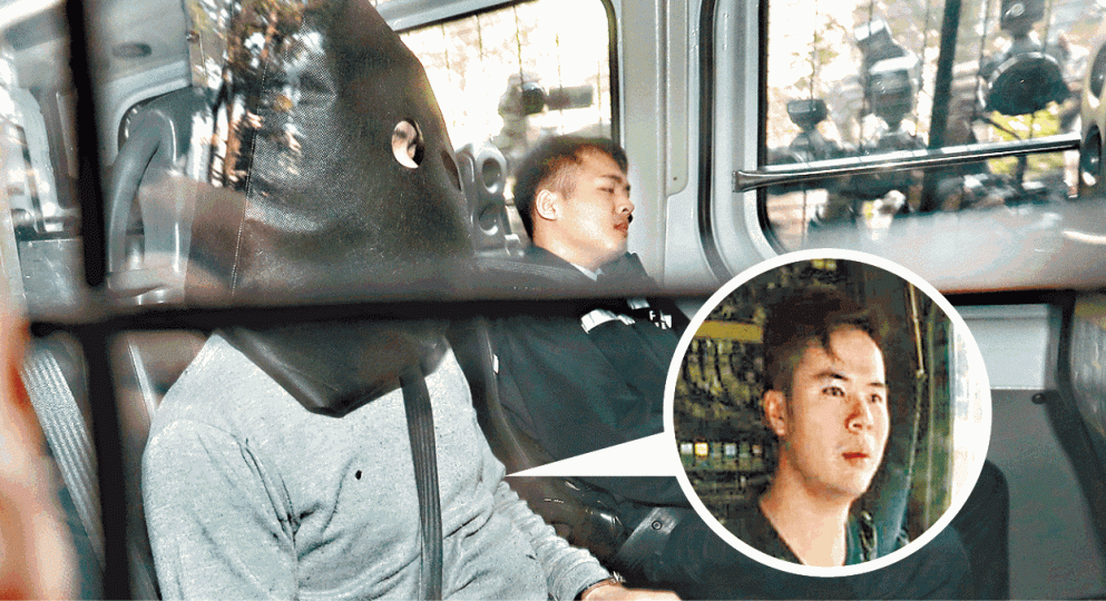■肇事九巴車長陳浩明被蒙頭,由警車押送至法庭。許頌明攝
■肇事九巴車長陳浩明被蒙頭,由警車押送至法庭。許頌明攝