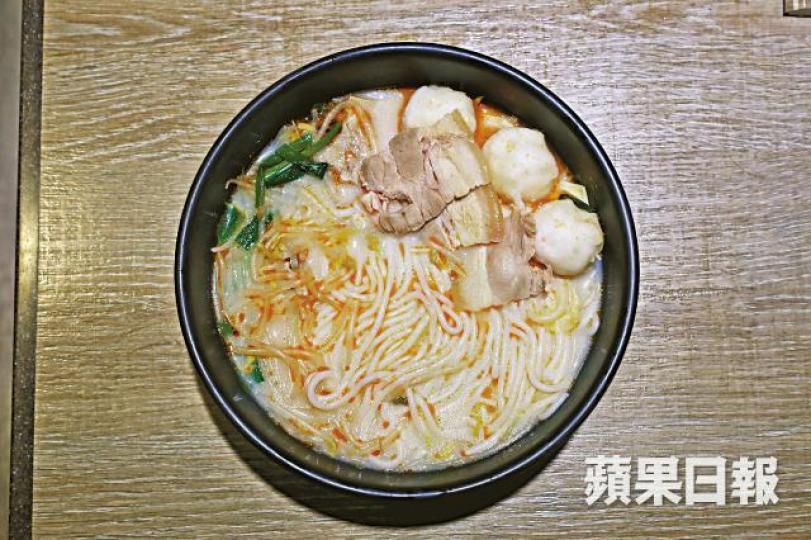 ■譚仔三哥腩肉墨魚丸10小辣麻辣米線被驗出一碗有3,900毫克鈉。何家達攝■旺角雲貴川風味腩肉墨丸麻辣米線被驗出連湯計鈉含量高達6,000毫克。 ■譚仔三哥腩肉墨魚丸10小辣麻辣米線被驗出一碗有3,900毫克鈉。何家達攝■旺角雲貴川風味腩肉墨丸麻辣米線被驗出連湯計鈉含量高達6,000毫克。