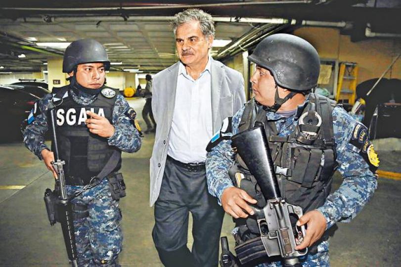 ■危地馬拉前總統科洛姆被捕。 美聯社
■危地馬拉前總統科洛姆被捕。 美聯社