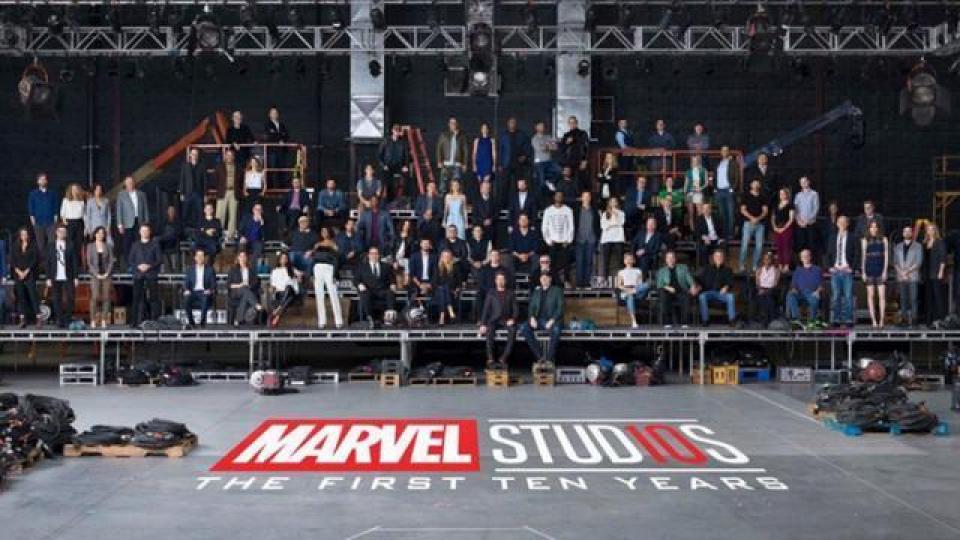 不經不覺, Marvel Studios創立已有十周年。「黑豹」是第一位有獨立電影的黑人超級英雄,口碑爆棚。《復仇者聯盟3》將於4月25日上映。《蟻俠2:黃蜂女現身》將於7月上映。《死侍2》預計5月上映。《Venom》預計10月上映。《X-Men: Dark Phoenix》預計12月上映。 不經不覺, Marvel Studios創立已有十周年。「黑豹」是第一位有獨立電影的黑人超級英雄,口碑爆棚。《復仇者聯盟3》將於4月25日上映。《蟻俠2:黃蜂女現身》將於7月上映。《死侍2》預計5月上映。《Venom》預計10月上映。《X-Men: Dark Phoenix》預計12月上映。