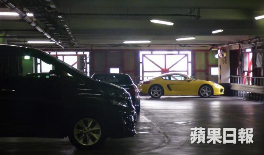 ■運輸署在財政預算案公佈前,宣佈就車輛牌照和駕駛執照續期的特別安排。資料圖片 ■運輸署在財政預算案公佈前,宣佈就車輛牌照和駕駛執照續期的特別安排。資料圖片