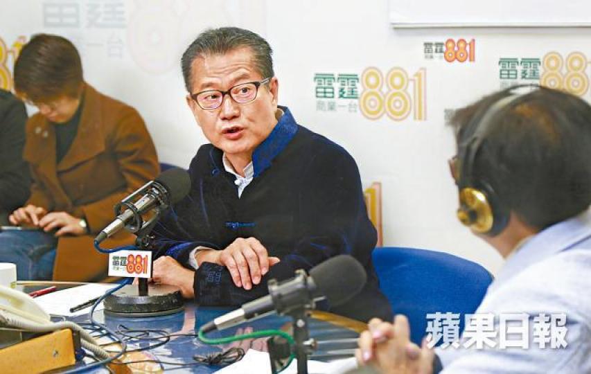 ■陳茂波昨稱不認同澳門的派錢方式。
■陳茂波昨稱不認同澳門的派錢方式。